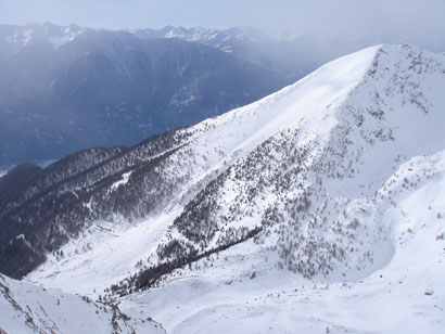 Il Monte di Colina 2453 m, visto dal Sasso Bianco 2490 m.