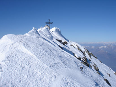 La croce di cima al Monte Legnone 2610 m.