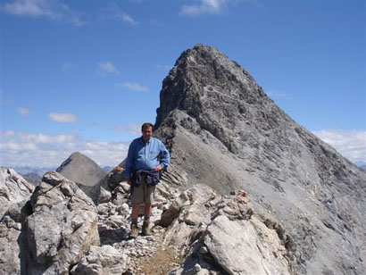 Giuseppe sul Piz Alvra 3117 m, sullo sfondo il  Piz Üertsch 3267 m.