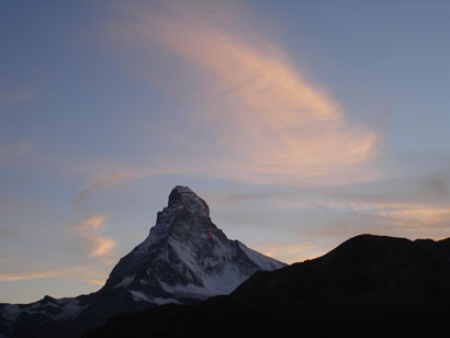Il Matterhorn 4477 m  al tramonto, presso Recheten 2503 m.