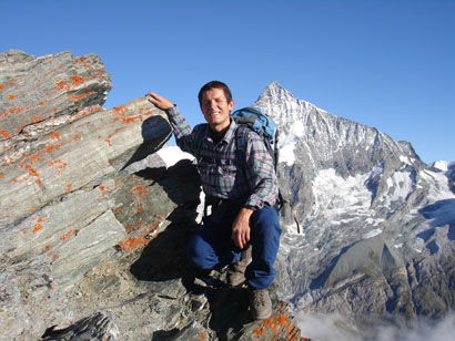 Giò in cima al Platthorn 3345 m, sullo sfondo il Weisshorn 4506 m.