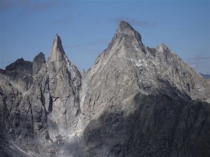 L'Ago 3205 m e la Pioda di Sciora 3238 m, dal Torrione di Zocca 3080 m.