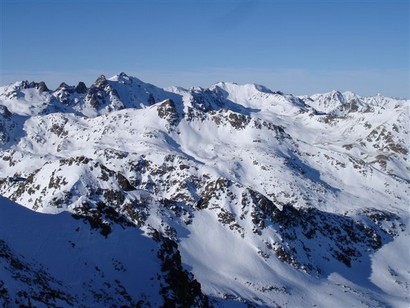 Il Piz Arpschella 3032 m e Piz Murterchombel 2996 m, dfal Piz d'Urezza 2906 m.