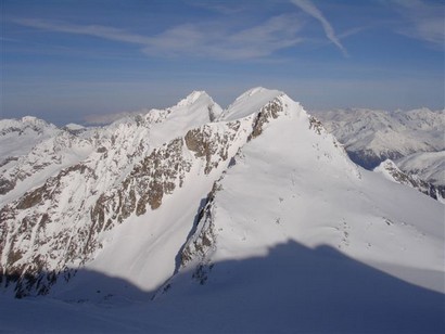Il Monte Cercen 3280 m e parte della Busazza, durante la salita alla Presanella.