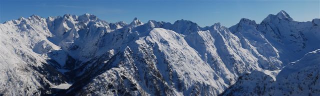 Panoramica sulla Val di Scais ed Ambria dal Pizzo Meriggio 2358 m.
