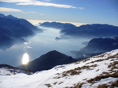 Lago di Como con i suoi due rami.