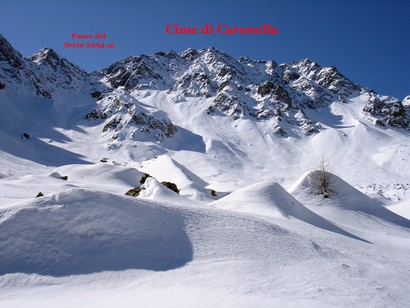 Il versante N delle Cime di Caronella nei pressi della malga omonima 1900 m circa (Val Caronella).