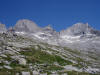 Scendendo dal Rifugio Gianetti 2534 m il Pizzo Badile 3305 m e Pizzo Cengalo 3367 m.