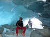 Michele e Fulvio nella grotta di ghiaccio.