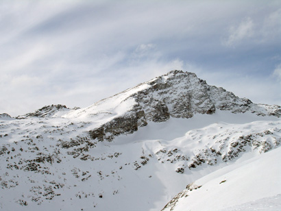 Il Piz de Mucia 2967 m, versante Nord, a sx lo spallone NE.