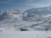 Dal ghiacciaio vista sulla strada del Passo Bernina.