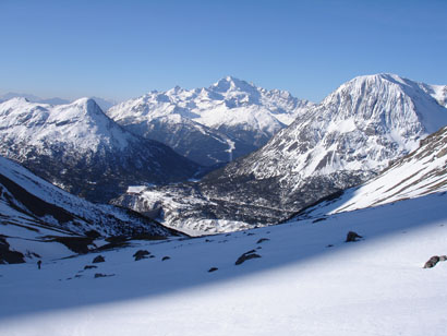 Risalendo la Val Cancano,vista sulla Cima Piazzi 3439 m.