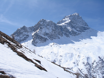 Il Piz Platta 3392 m versante N, durante la discesa su Tga 1922 m.