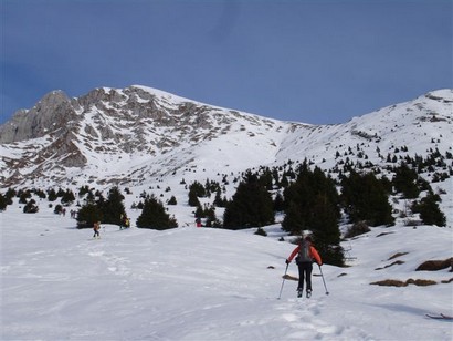 Prima di attaccare i ripidi pendii al Monte Visolo 2369 m.