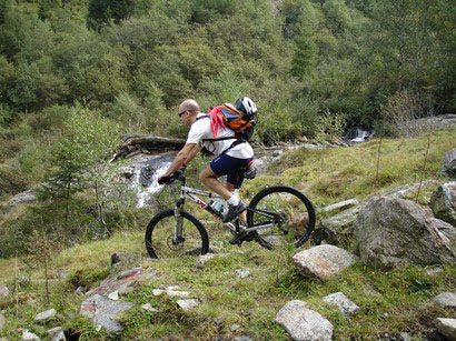 Passaggio tecnico fra le rocce.