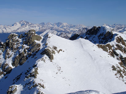 Il versante meridionale delle cime di Ponteranica, viste dal Monte Valletto 2371 m.