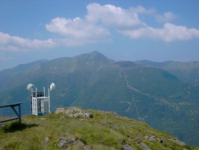 Sullo sfondo il Monte Tamaro.