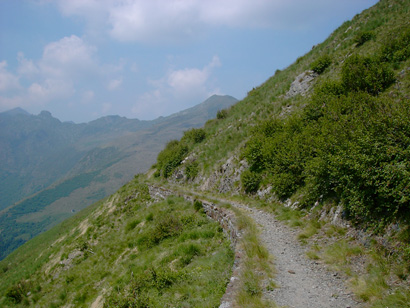 Lasciato da poco il Rifugio Giovo. Ci si dirige verso Sommafiume.