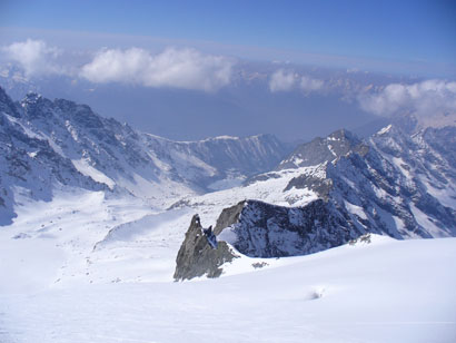 Sguardo dall'alto verso la Piana di Predarossa.