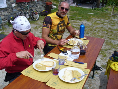 Pranzo meritato prima della discesa!