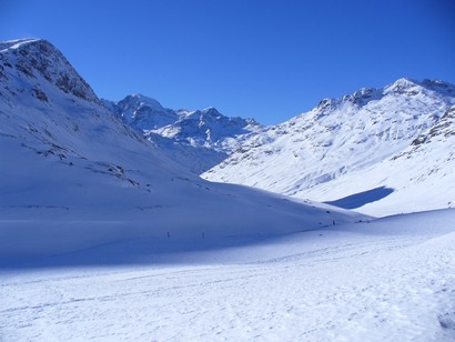 Guardando verso l'itinerario appena percorso, col Piz Alv sulla sinistra.