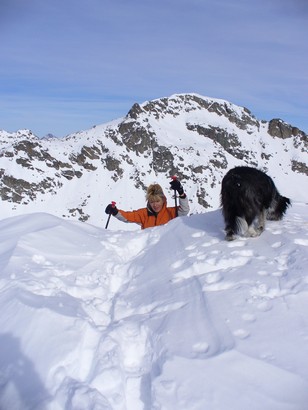 Milvia e Beba sull'ultimo scalino prima dell'ometto di cima.