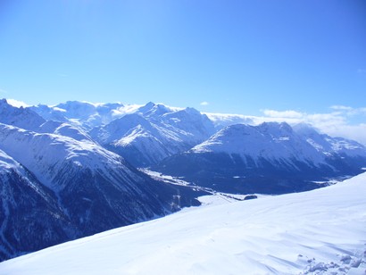 Dalla cresta panoramica verso Bernina e St. Moritz.