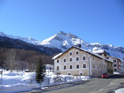 Piz Daint visto dalla fermata di Tschierv.