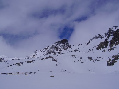 Il Piz d'Agnel visto nell'unico momento in cui la nebbia si era diradata.