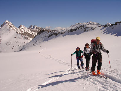 Il gruppo in salita.