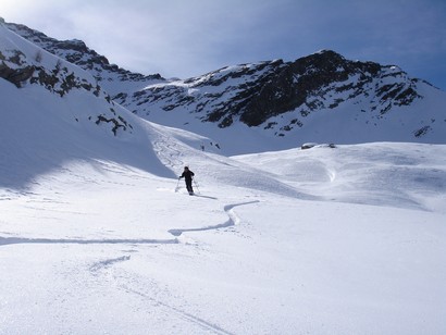 La bella neve trovata nel tratto prima di raggiungere la baita del Pecoraio 1955 m, scendendo dal M. Rotondo.