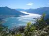 Lago di Como increspato dal vento.