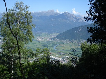 In primo piano San Giuliano dietro il Berlinghera.