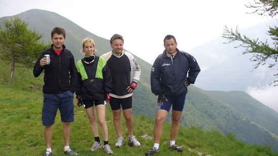 Mauro, Eliana, Fulvio e Daniele in posa al Rifugio Giovo.