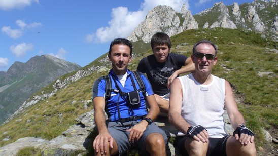 Foto di gruppo prima di iniziare la discesa.