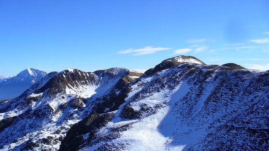 La cresta che porta al Bregagno (al centro).