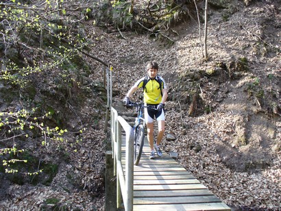 In posa durante l'attraversamento del fiume.