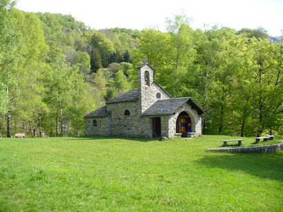 Chiesetta di Busio.