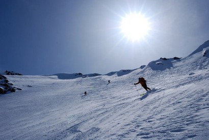 Discesa dal ripido versante WNW del Piz Fless 3020 m Val Torta.