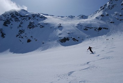 Il Piz Fless 3020 m con il ripido tratto soprastante il Vadret Valtorta.