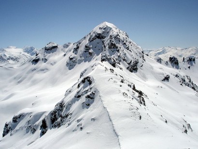 Il Piz Schumbraida. Tutto il giorno al suo cospetto...