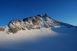 Dal rifugio Lobbia Alta 3040 m verso la Cresta Croce 3307 m.