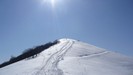Senza togliere le pelli verso l'alpe.