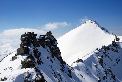 Il Pizzo di Sterla 2948 m a dx il Monte Mater 3025 m.