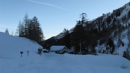 Parcheggio già pieno alle 8.30.