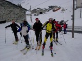 Foto di gruppo alla partenza. La salita che ci attende è molta...