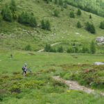 Nei pratoni verso il Col d'Anzana.