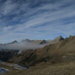 Qualche velatura poco sotto le cime.