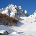 Le Malghe Varicla 1606 m il Pizzo Camino 2491 m.