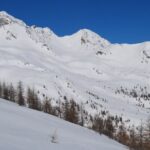La Cima Malgina 2877 m a sx e la Cima dei Laghi 2794 m durante la salita al Piz Cancan.